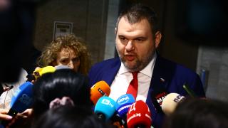 Пеевски: Ако нямаме правителство - подаряваме на Путин България ВИДЕО