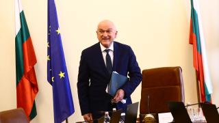 Главчев нареди закриване на щатове и съкращения в Сметната палата