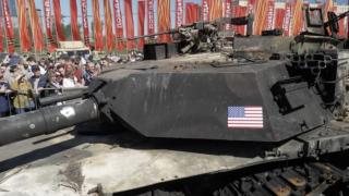 Русия парадира със западна военна техника, пленена в Украйна ВИДЕО