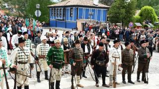 Първата пушка гръмна в Копривщица