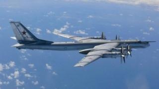 Опасно близо! Два руски стратегически ракетоносци Ту-95МС са прелетели на един хвърлей от САЩ