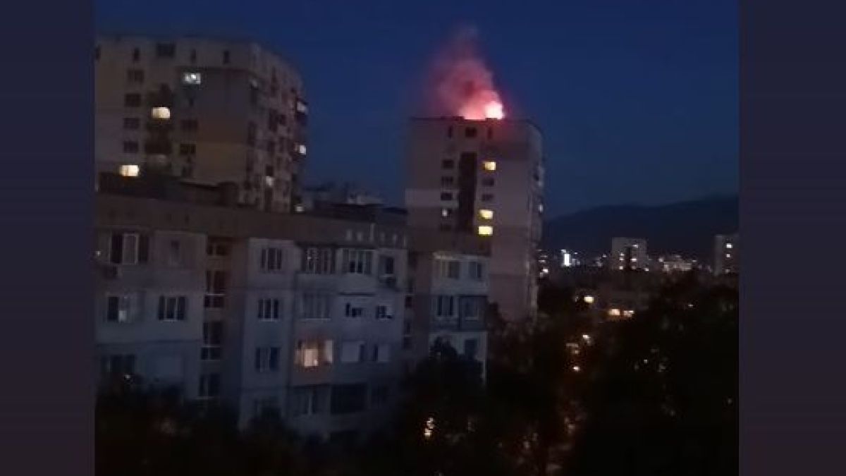 Гърмежи и пламъци в столичен квартал, хората примряха от ужас СНИМКИ 
