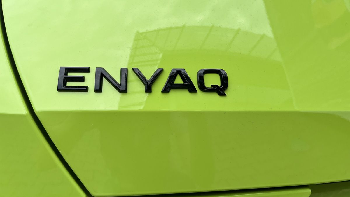 Уникално: Skoda показа как ще изглежда Enyaq RS Race ВИДЕО
