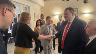 Посланиците на страните членки на ЕС се срещнаха в белгийската резиденция с делегация на ДПС, водена от председателя Делян Пеевски