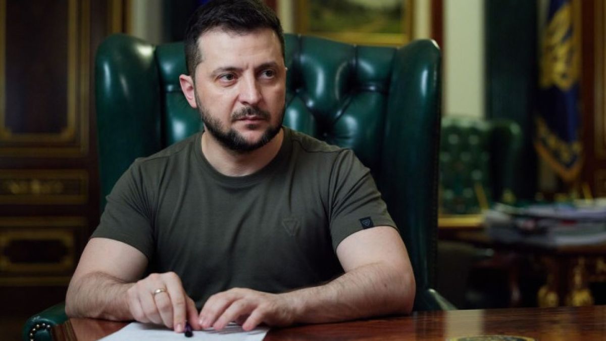 Зеленски уволни двама висши държавни служители