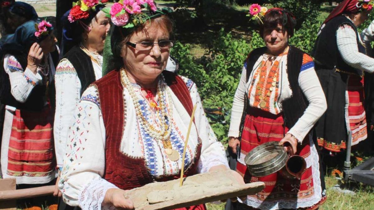 Томина неделя е! Необикновени имена черпят, а обичаят повелява да бъде "погребан" мъж