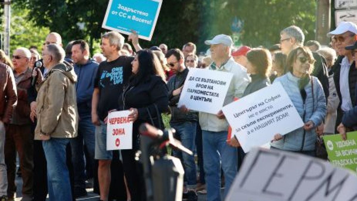 На "Патриарха" ври и кипи, гневни столичани искат главата на Терзиев 