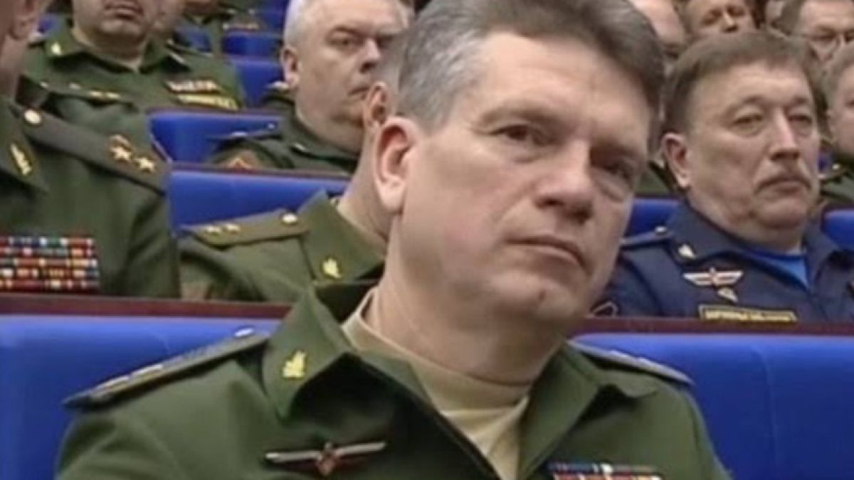 След рокадара с Шойгу нов трус по върховете на руското МО