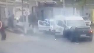 Ужас скова Франция след затворническото бягство с убити надзиратели ВИДЕО