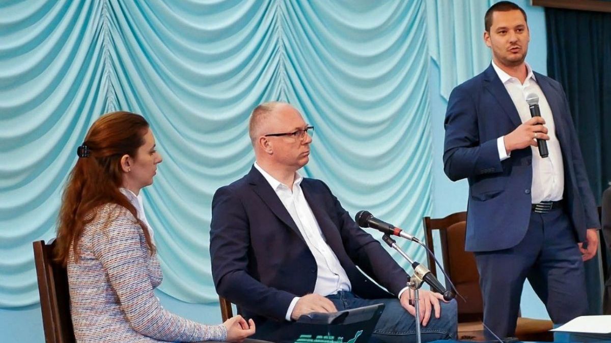 Огромният проблем с миграцията обсъждаха на отворена среща на „Възраждане“ в Ямбол