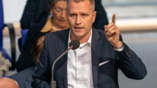 Der Spiegel: Прокуратурата погна немски депутат, имал връзки с кръстника на руския президент