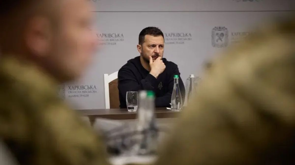 US пресата бомбастично: Зеленски може да бъде обвинен в „подкопаване на демокрацията“