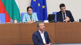 БСП: ГЕРБ крият от българските граждани защо и с колко ще им се увеличи тока