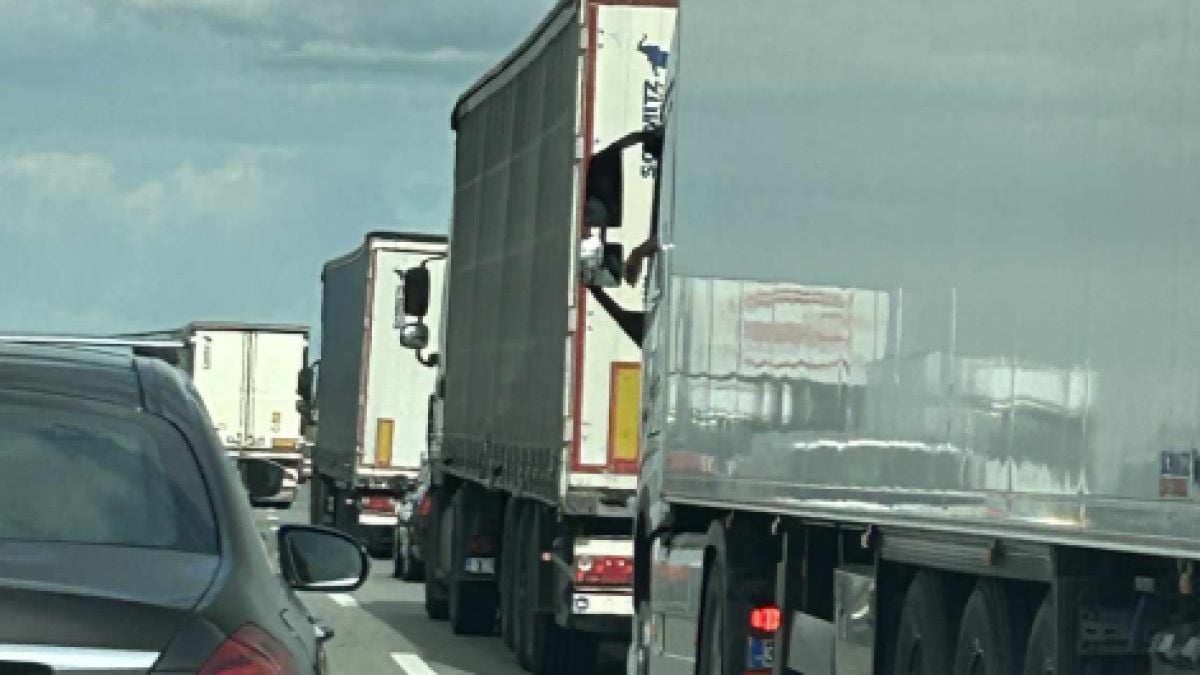 Кошмар на "Тракия": Огромна тапа блокира входа на София, вижте къде е адът