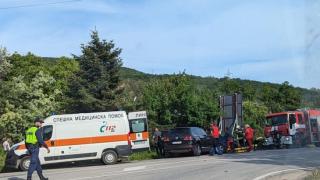 Шофьор мина по пътя на Кирил Петков край Аксаково, шокира с ВИДЕО