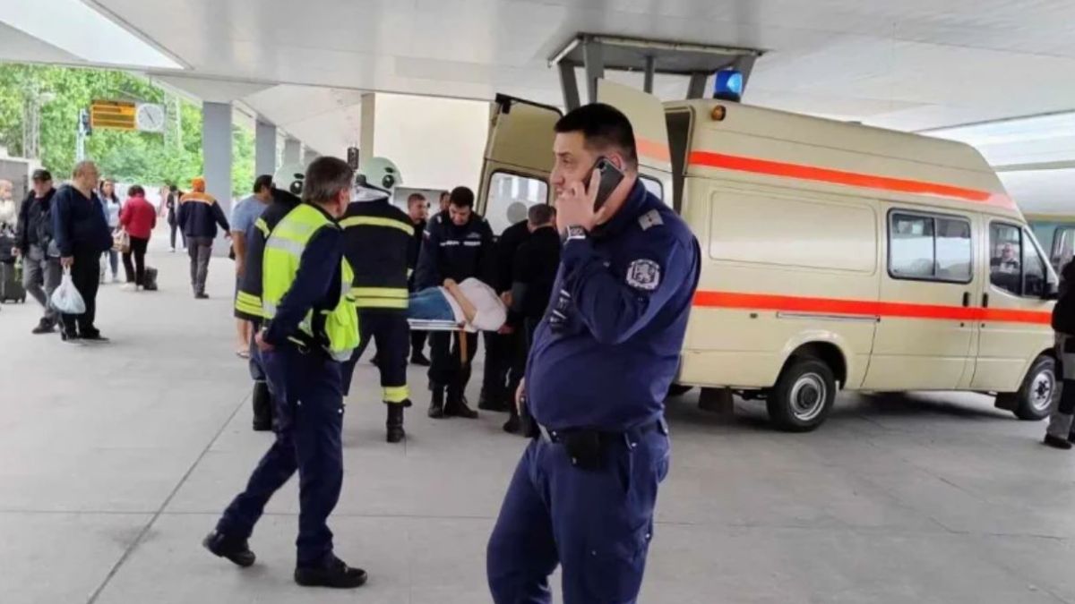 Линейки летят из столицата след ужаса на Централна гара, до сблъсъка се стигнало след...
