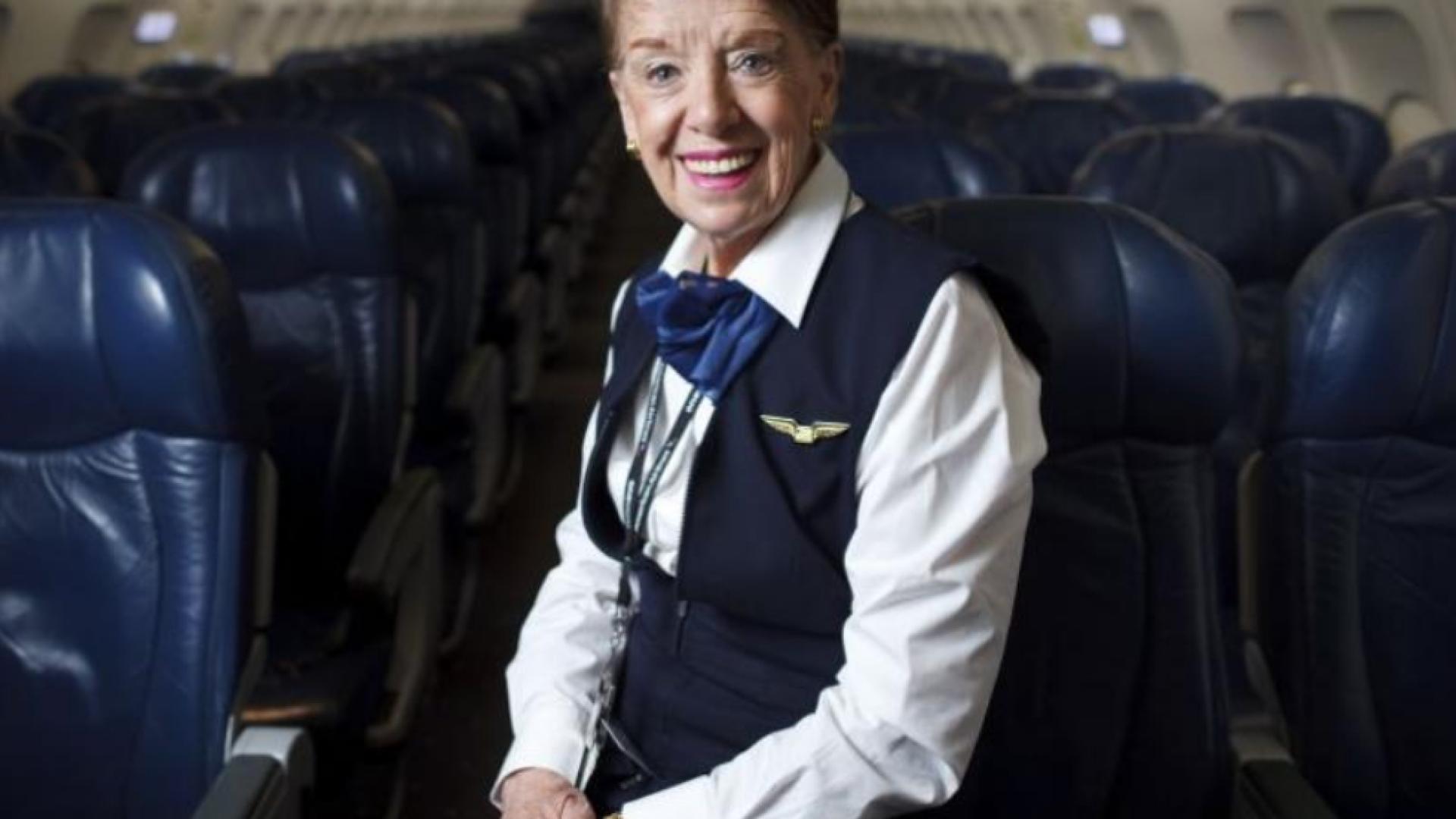 Училище по чар: Почина стюардесата с най-дълъг стаж СНИМКИ