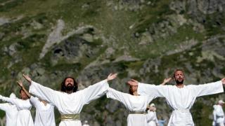 3 топ съвета от Дънов за здраве и заръка: Живейте в хармония с тези закони! 