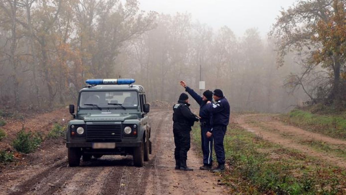 Ченгета влетяха в имот на мъж в Карловско и се хванаха за главите 