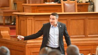 Истината лъсна: Божанков бил затварян в стая и притискан да не хейти срещу Асен Василев