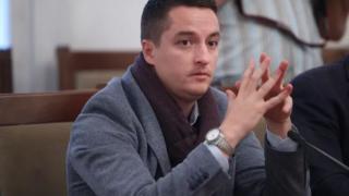 Нови искри между Божанков и "Възраждане" заради пистолет и "Молотов"