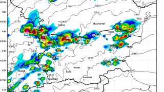 Мощни бури и градушки удрят тези части на България до часове КАРТИ 