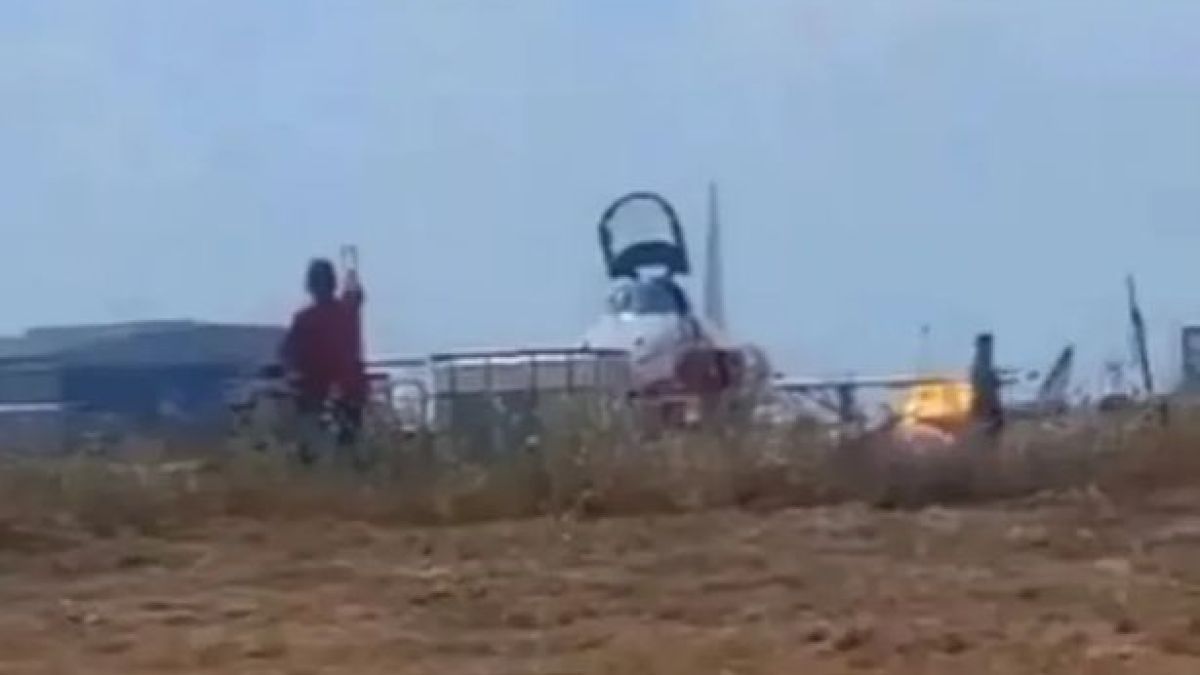 Неописуем ужас в небето по време на авиошоу ВИДЕО