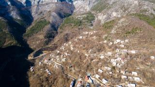 Женски демони обитават това наше село - през нощта се чуват странни стъпки 