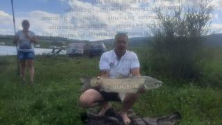 Двама братя извадиха страшен звяр от язовир "Стойковци" СНИМКИ 