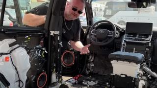 Блогър показа от какво е направен Land Cruiser 300 и назова недостатъците му ВИДЕО