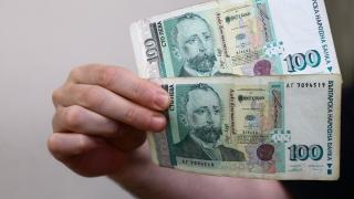 Трик с банкнотата от 100 лева показва фалшива ли е