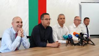 "Възраждане" VS "Величие": Маските ще паднат, закани се Костадинов