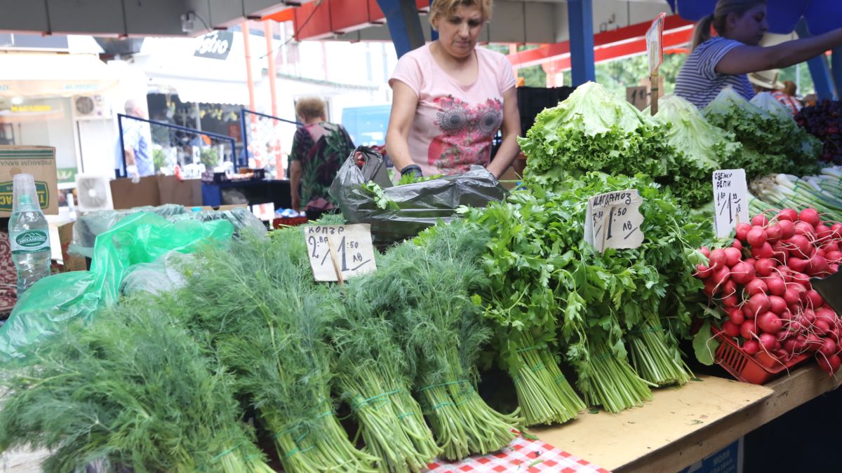 Пенсионери въздишат преди Великден: Децата ни помогнаха да си купим агнешко