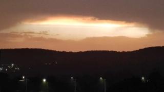 Варненци опулиха очи заради спираща дъха гледка в небето СНИМКА