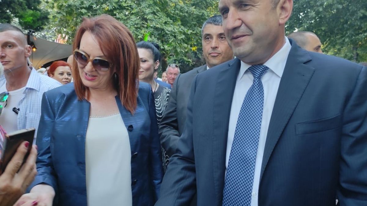 Гърми супер скандал! Приближена на Радев в Бургас натрупа имане за милиони!  