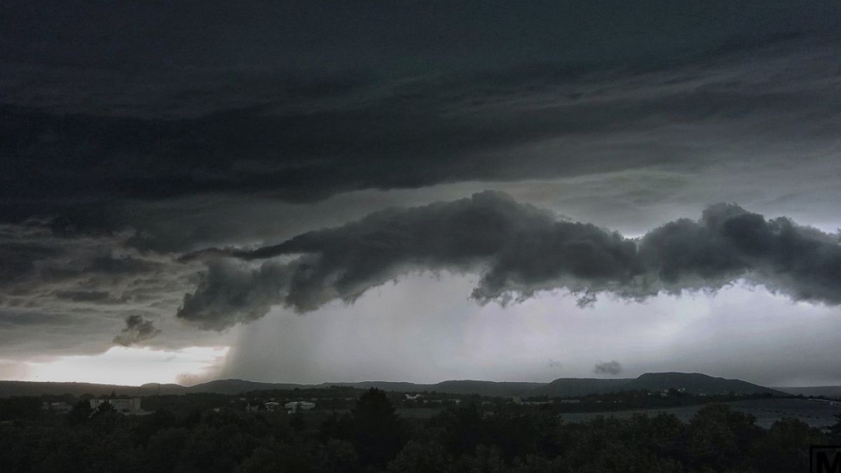 MeteoBalkans бие тревога: Торнадо може да удари тази места у нас КАРТА