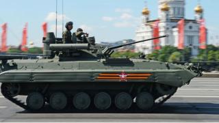 Пияни руски танкисти премазаха цивилен в погранично с Украйна село