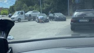 Меле между гъзарски Мерцедес и цивилна патрулка в София, има пострадал 