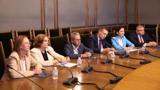 Започна се! ГЕРБ и ДПС седнаха на масата на преговори 