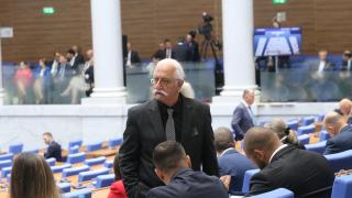Етиен Леви проговори за политическото си бъдеще, отправи тежка закана 