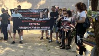 Пазарджик на тръни заради убиеца на Ангел, ножът от клането е...