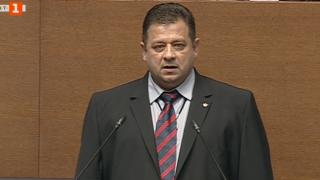 Николай Марков положи клетва, в залата му се подиграват СНИМКИ