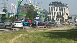 Ужас на ключов булевард в София, движението е парализирано СНИМКА