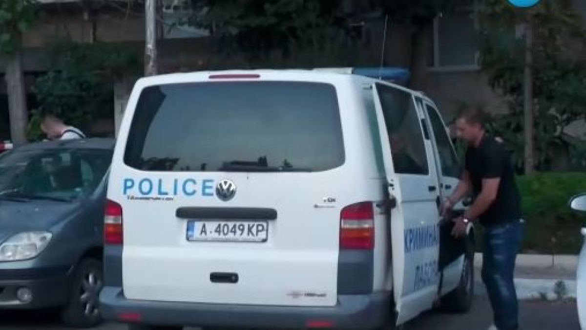 Ужасът в Бургас! Детето на пастрока, който закла жена си и се самоуби, разказало, че...
