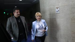Нова драма: "Възраждане" и "Величие" се хванаха за гушите заради тази дама СНИМКА