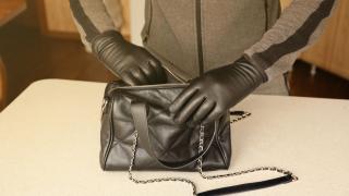 Като на филм: Тийнейджър задигна 10 бона от майка си в наше село и избяга от вкъщи през прозореца