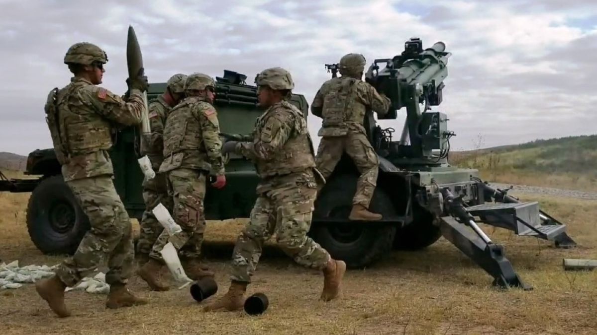 Украйна получи най-новата САУ Hawkeye от САЩ, кои са уникалните й особености СНИМКИ