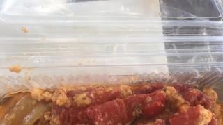 Перничанка си купи миш-маш, отвори кутията и побесня СНИМКА 