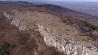 Зловещо: Откриха труп на гол мъж в м. Камъка край Горна Оряховица