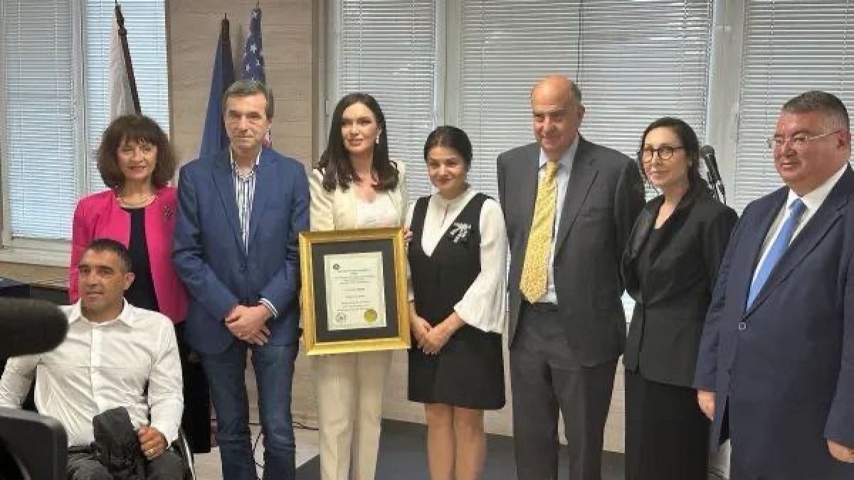 Заместник-председателят на НС Росица Кирова с престижна награда от Глобалното движение на хората с увреждания 